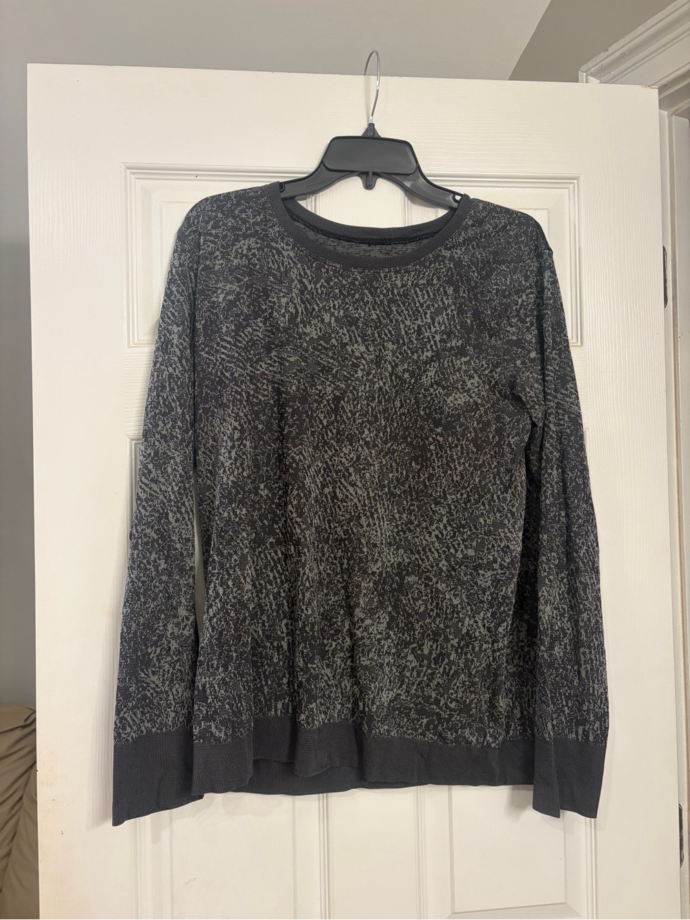 Lululemon Gray Patterned Long Sleeve
